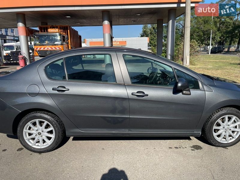 Peugeot 408 2012