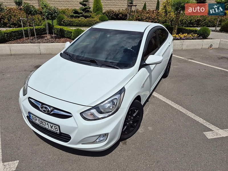 Hyundai Accent 2013