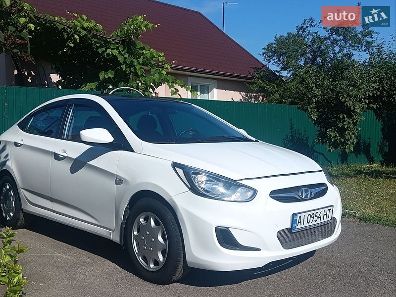 Hyundai Accent 2012