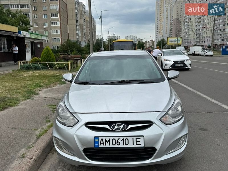 Hyundai Accent 2013